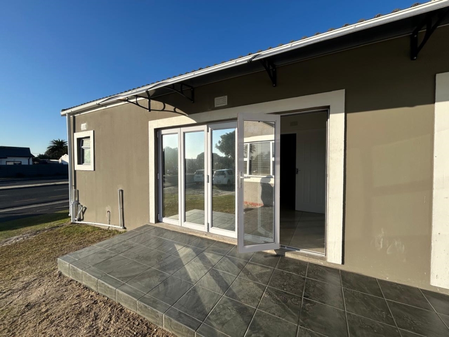 2 Bedroom Property for Sale in Bothasig Western Cape